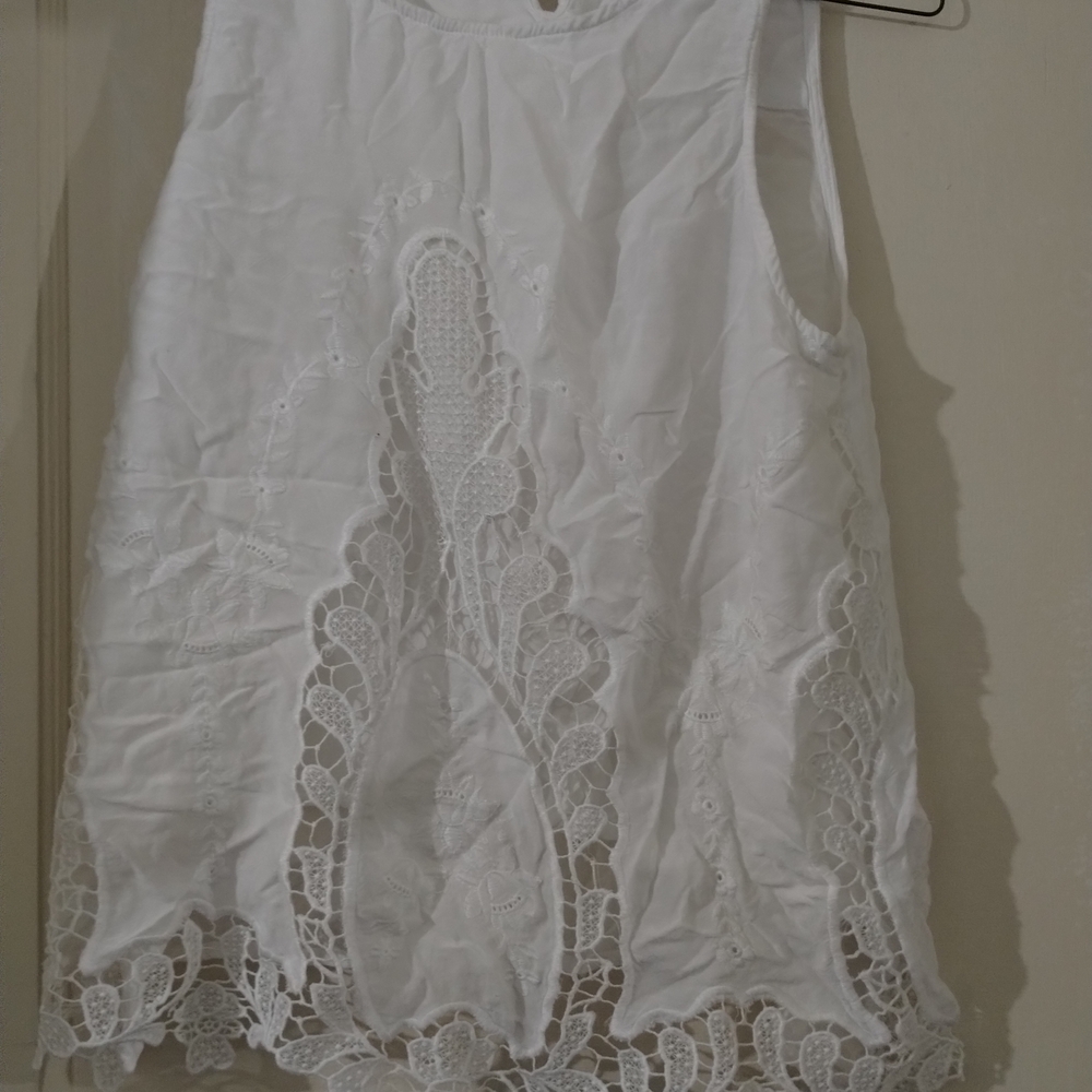 Mine White Lace Sleeveless Blouse